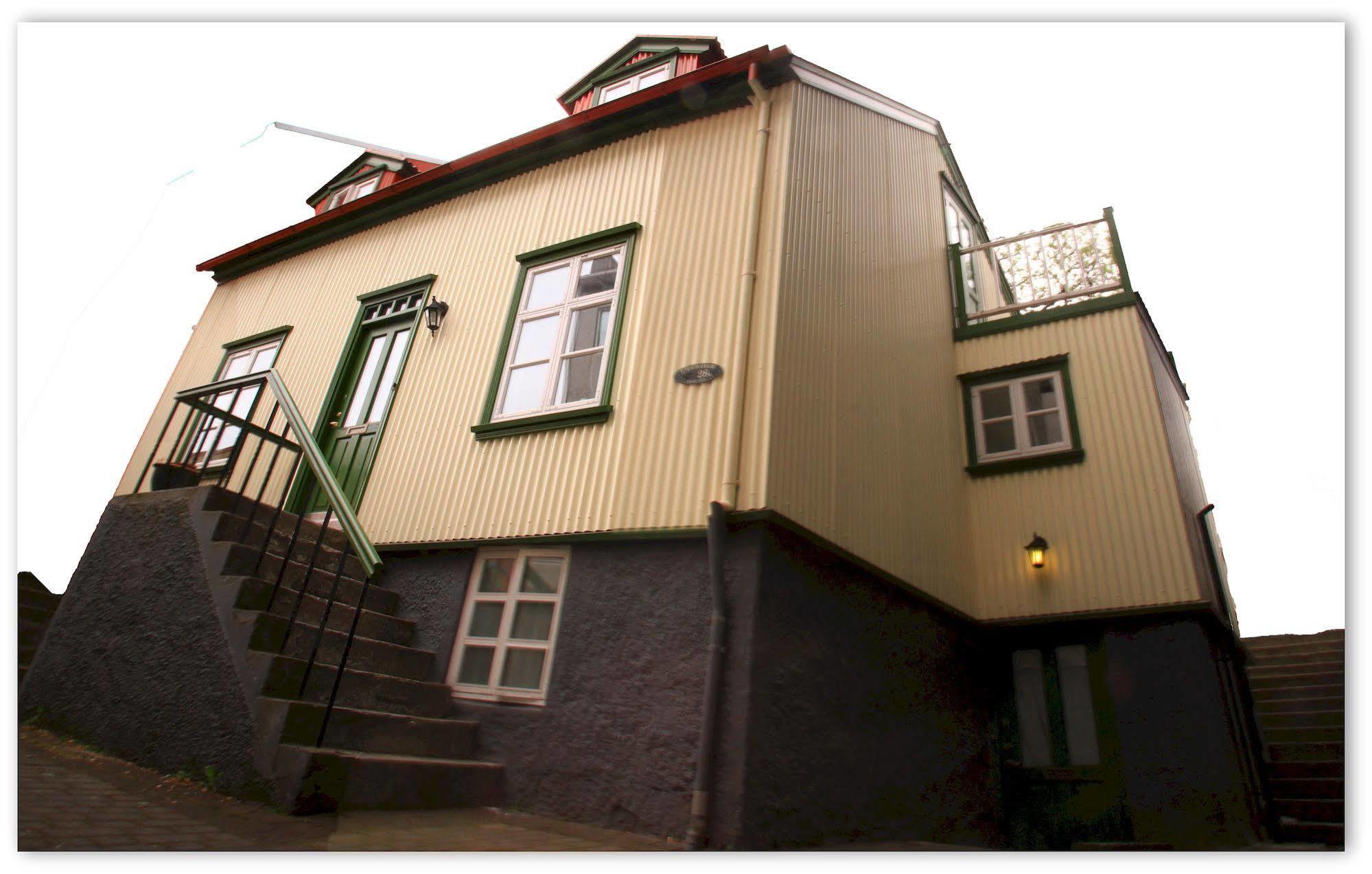 Grettir Guesthouse Reykjavík Esterno foto