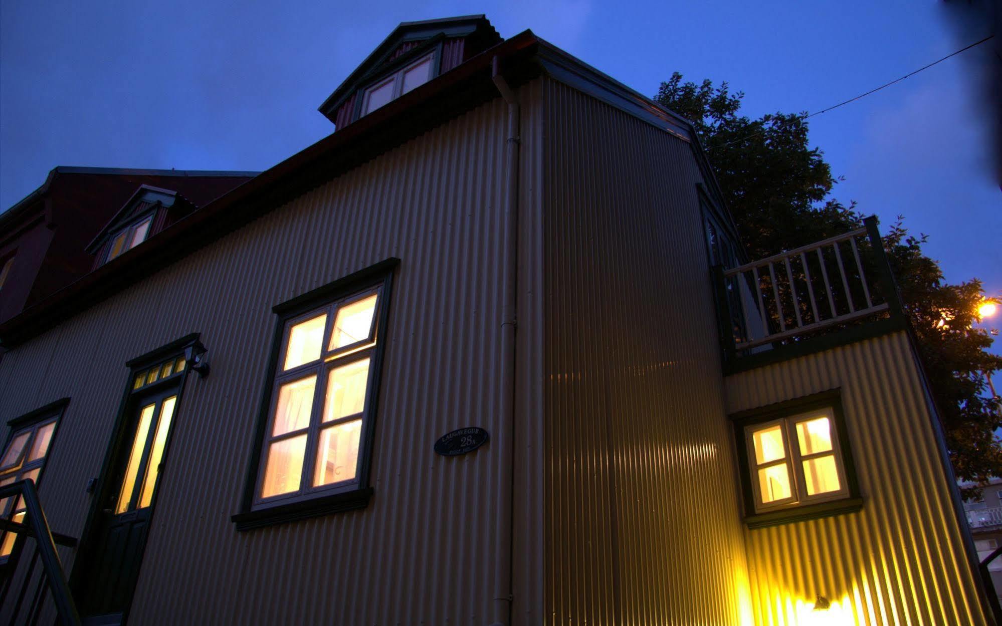 Grettir Guesthouse Reykjavík Esterno foto